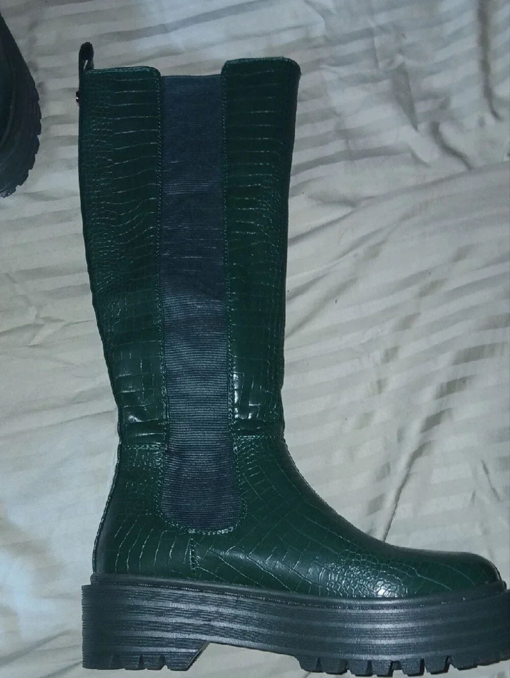 Azalea Wang Womens Sue Green Croc Print Pull On Platform Lug Sole Boots Sz: 6